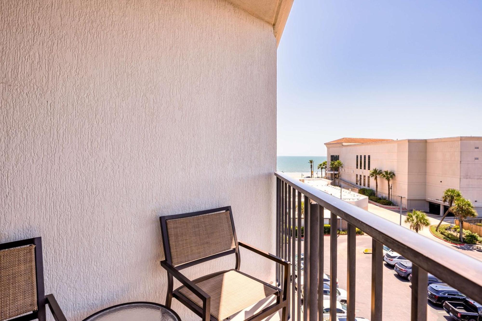 Hilton Island 4*